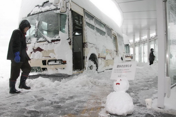 2月6日，巴士停靠在JR福井站前.jpg
