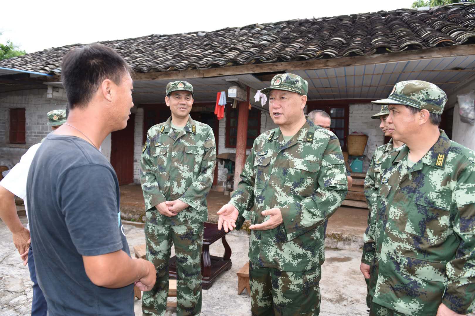 武警上海总队帮扶"三区三州"深度贫困村项目全面启动