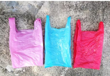 人类最糟糕的发明——塑料袋,其发明者喊冤:塑料袋不是一次性产品