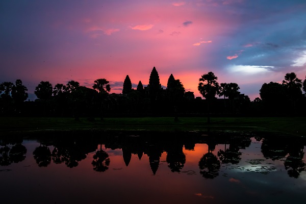 angkor-wat-backlit-body-of-water-2416576.jpg