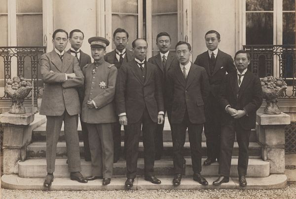 1919年，梁启超、蒋百里、丁文江一行在巴黎.jpg