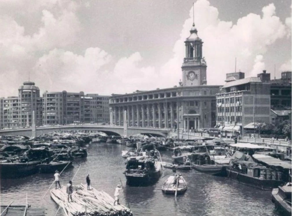 开埠以后，在上海的城市化进程中，由于苏州河突出的航运地位，苏州河开始了航运发展的“黄金时代”。.jpeg