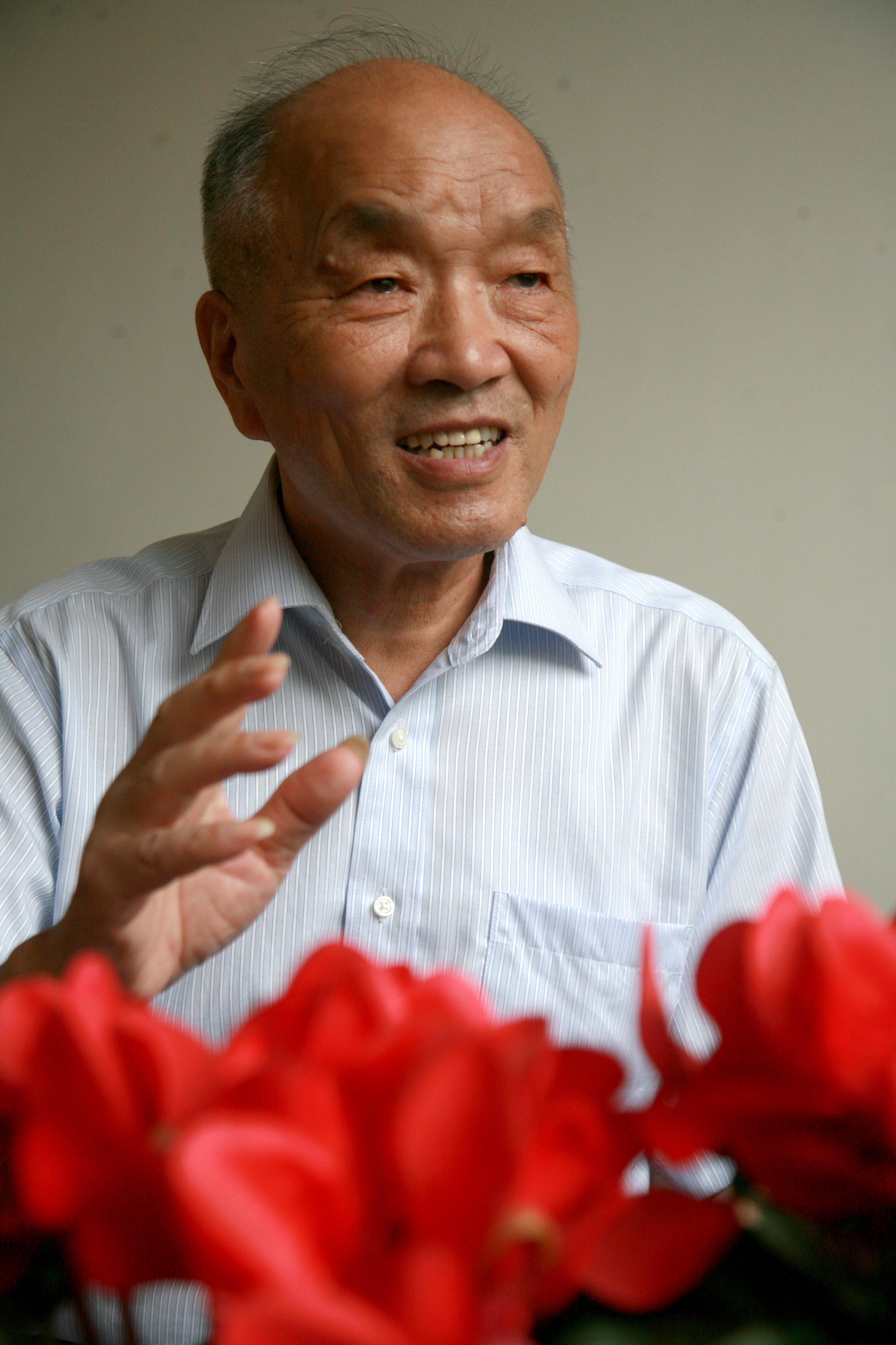 吴永祥,1938年生,金山区山阳中学"太阳花"乡村学校少年宫辅导员.