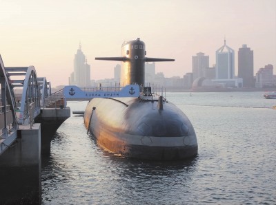 中国海军博物馆中已经完成光荣历史使命的“401”潜艇。本报首席记者郑蔚摄.jpg
