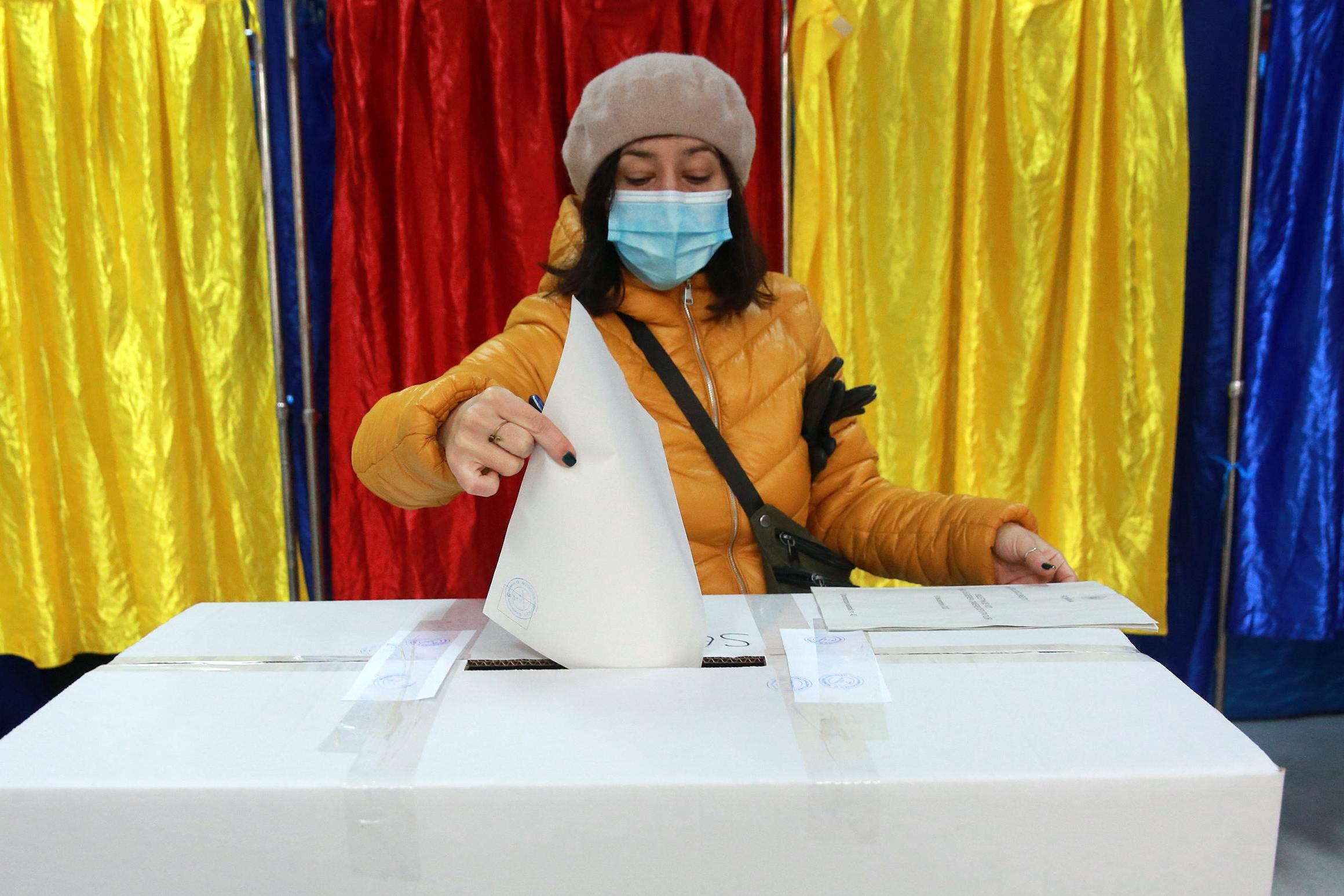 （国际）（1）罗马尼亚：疫情下的议会选举(4315458)-20201207221003.JPG