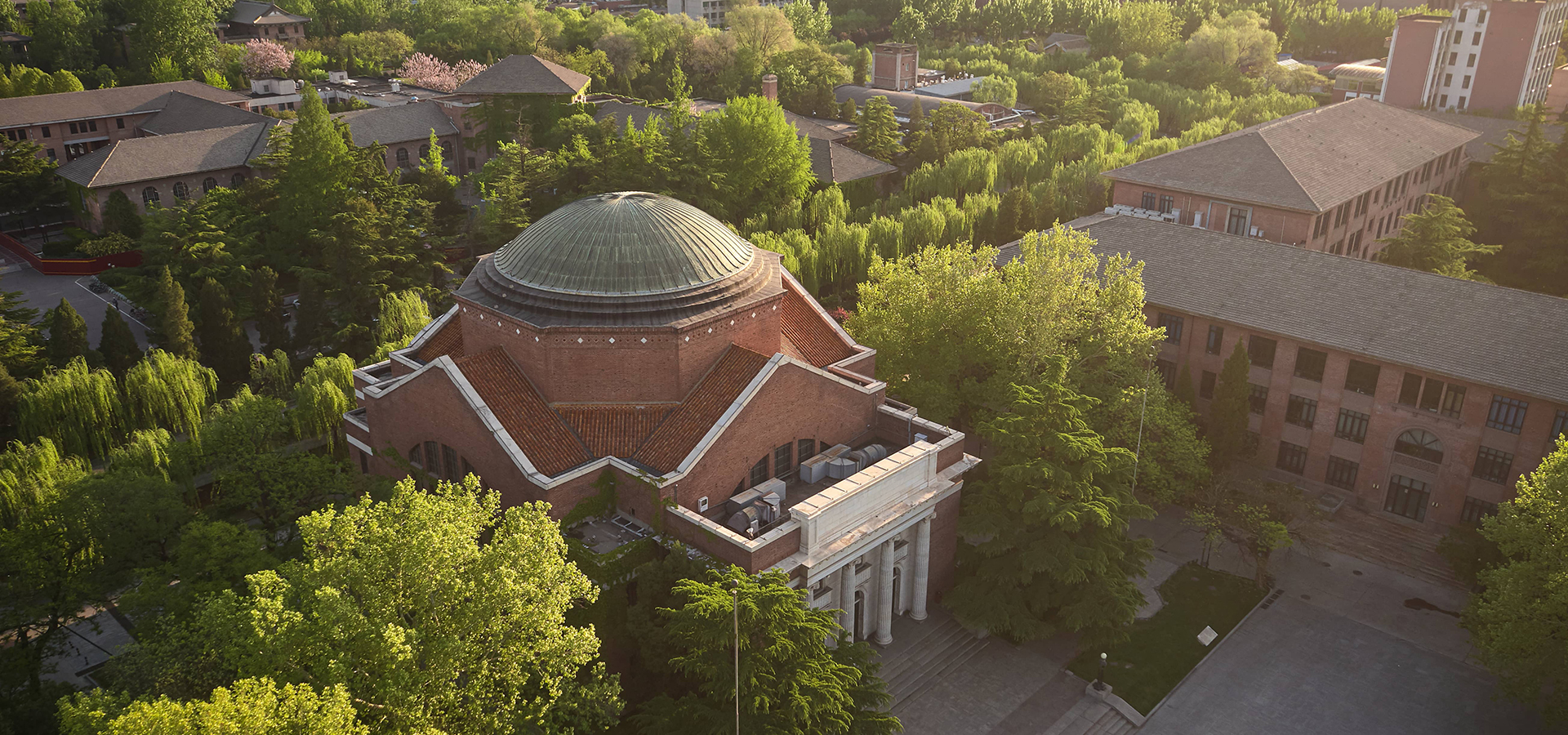 清华大学3.jpg