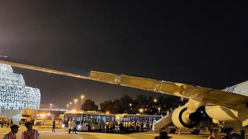 7月9日，大韩航空一架从伊斯坦布尔飞往仁川国际机场的客机因发动机故障迫降阿塞拜疆首都巴库。图源：韩媒引自乘客供图